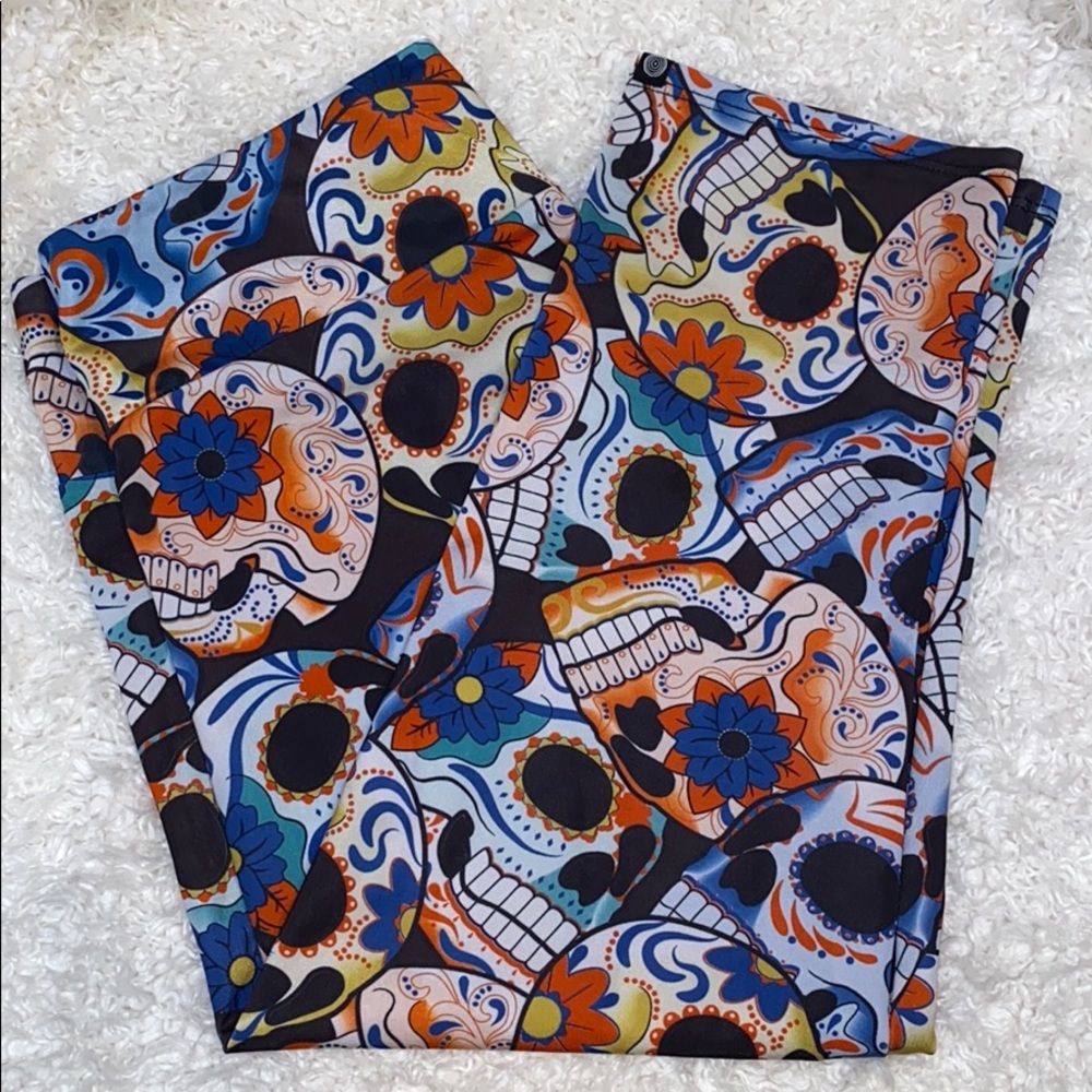 Onzie sugar skull capri leggings
